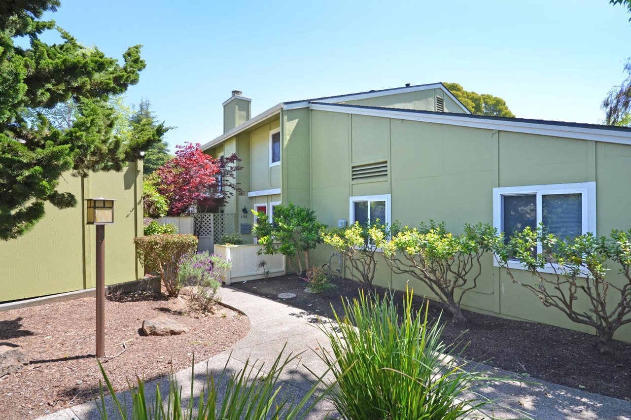 1734 Dolphin Drive Spindrift Condos