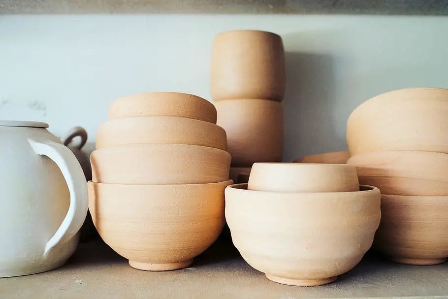 Pottery Or Porcelain. What is The Difference? Spinning Pots