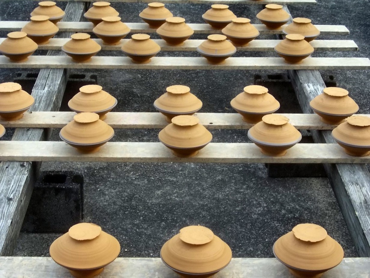 How to Make Pottery Clay at Home? Spinning Pots