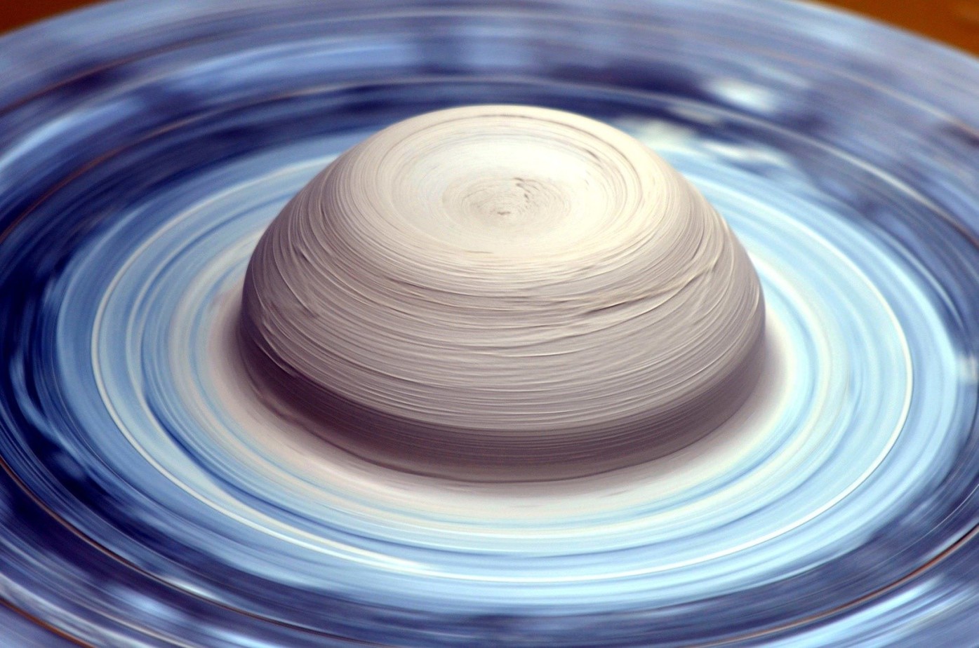 How to throw a plate on a pottery wheel? Spinning Pots