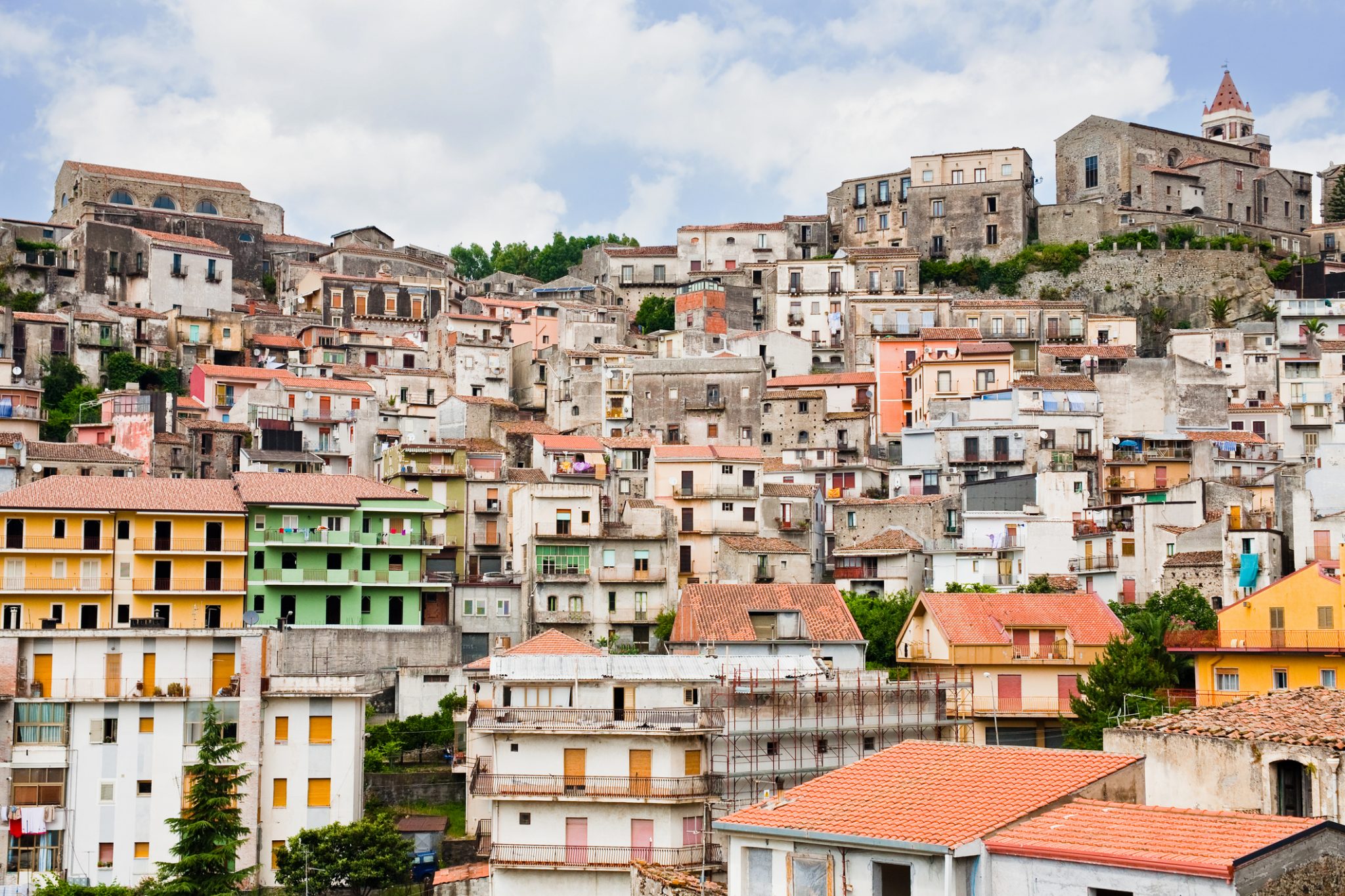 The ‘City of Wine ’in Sicily is now Selling Houses for one Euro