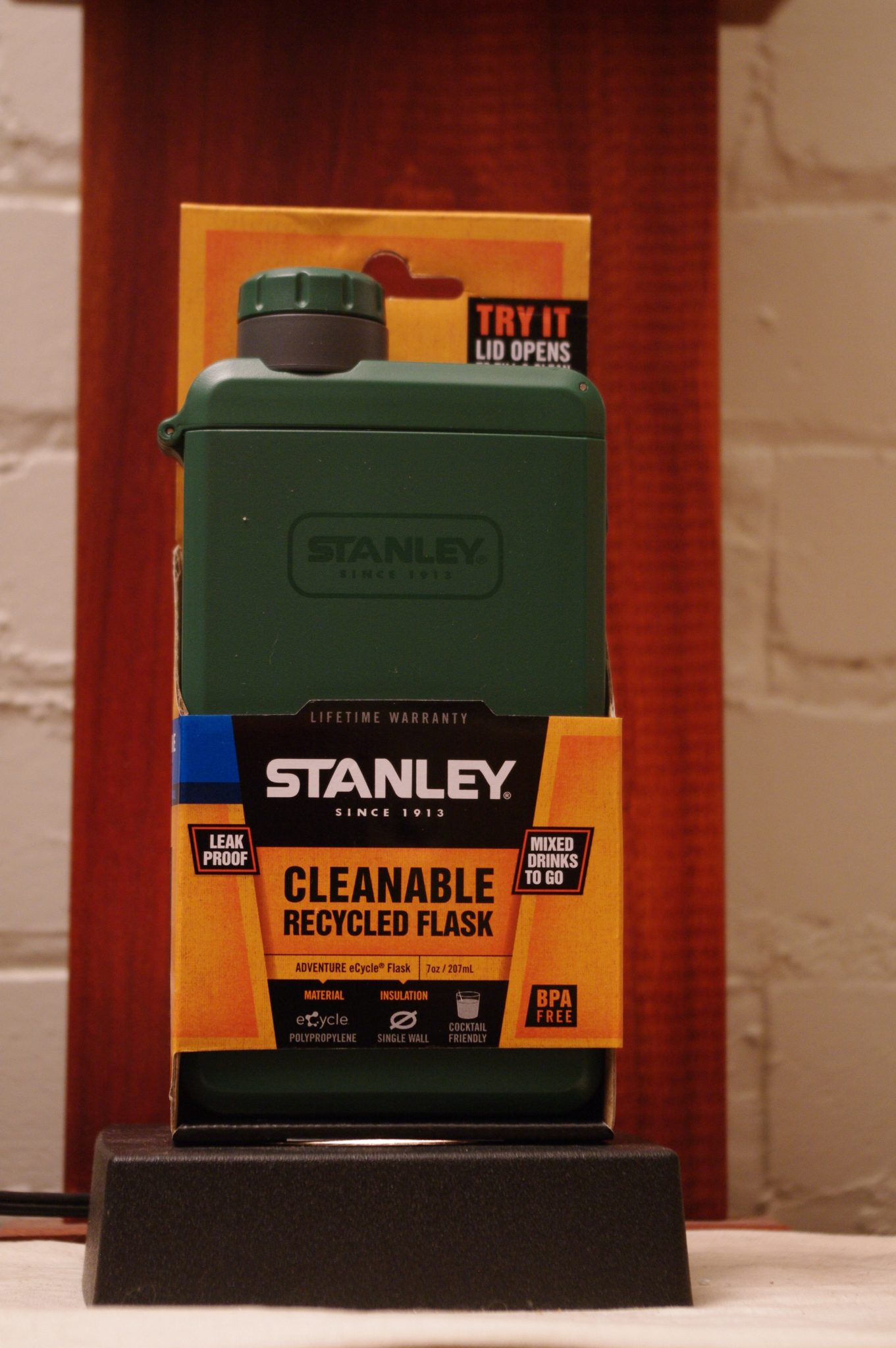 Stanley Adventure Series eCycle Flask Cleanable Recycled Flask 7 OZ / 207 ML Spirits Review