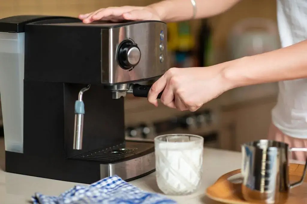 مشکلات رایج در اسپرسوساز خانگی و راه حل های آنها (28 تیر)