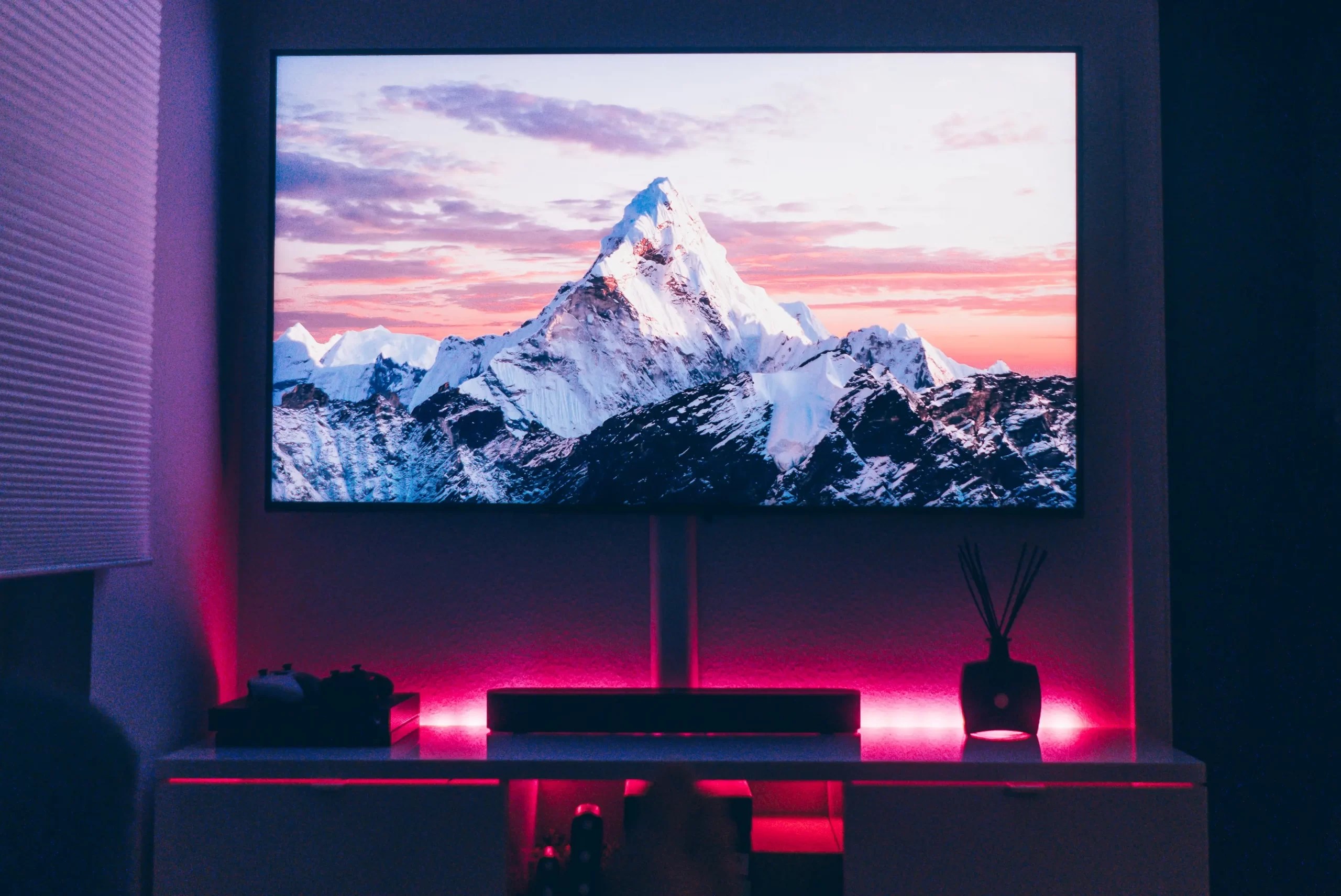 Why are Hulu commercials so loud and how to fix that Splaitor