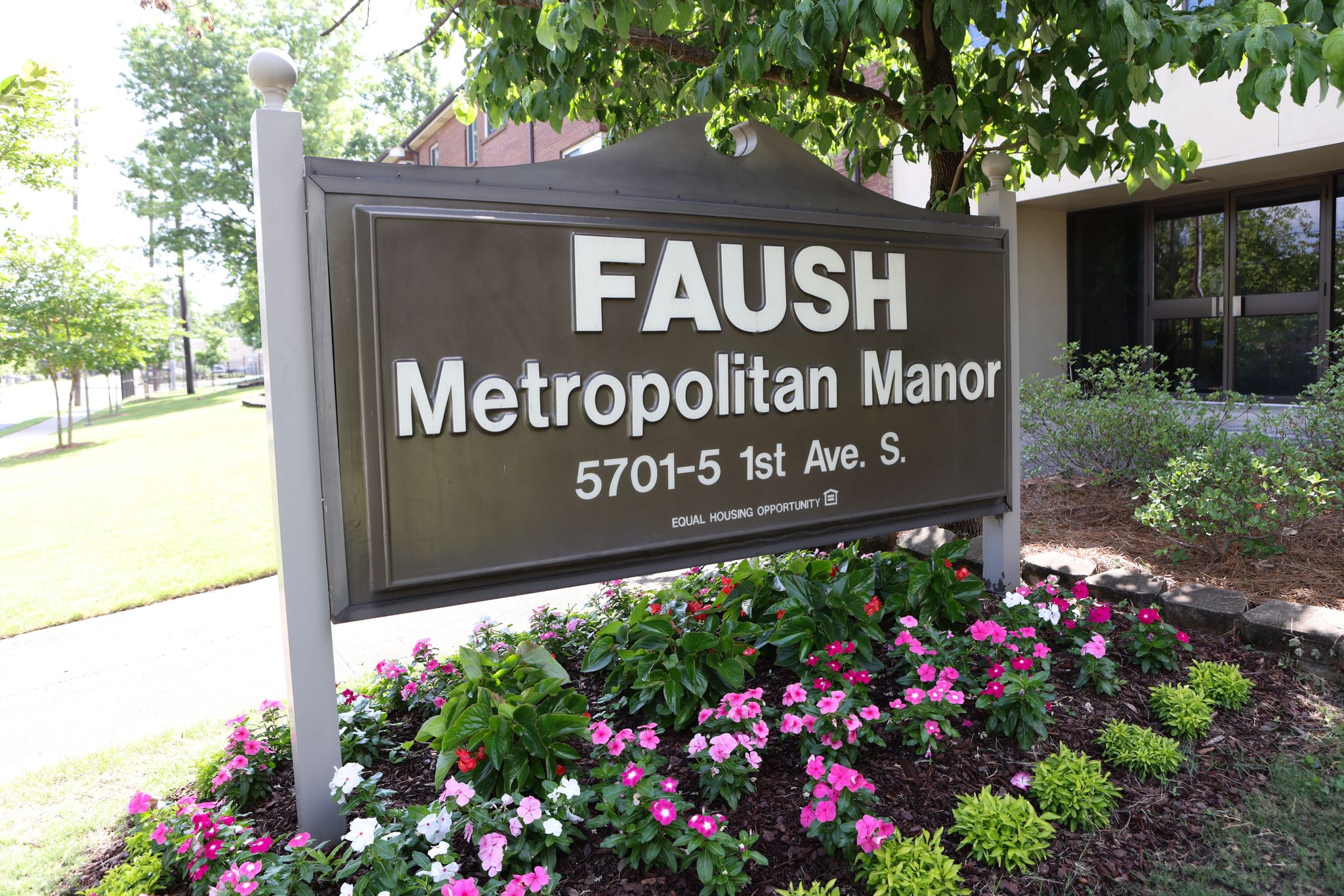 Faush Metropolitan Manor SPM