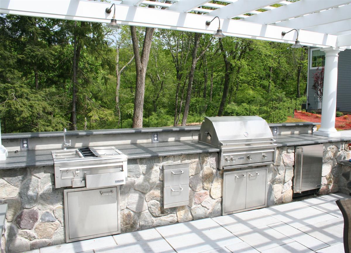 Outdoor Kitchen Lynx Appliances Natural Stone Granite Countertop