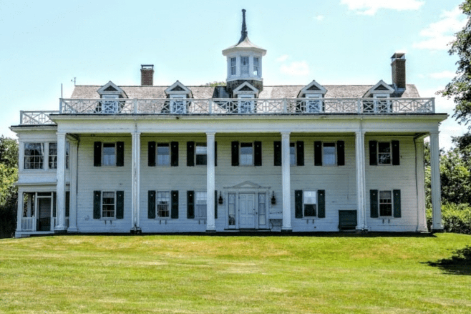 An Eerie Night at the Emery Estate Weymouth, Massachusetts Spooky Southcoast