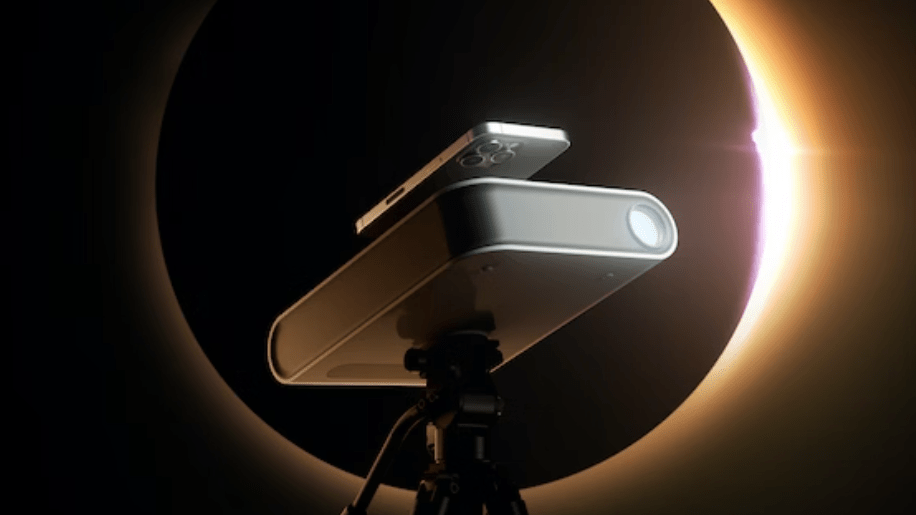 Clever Device Turns Your Phone Into a Telescope
