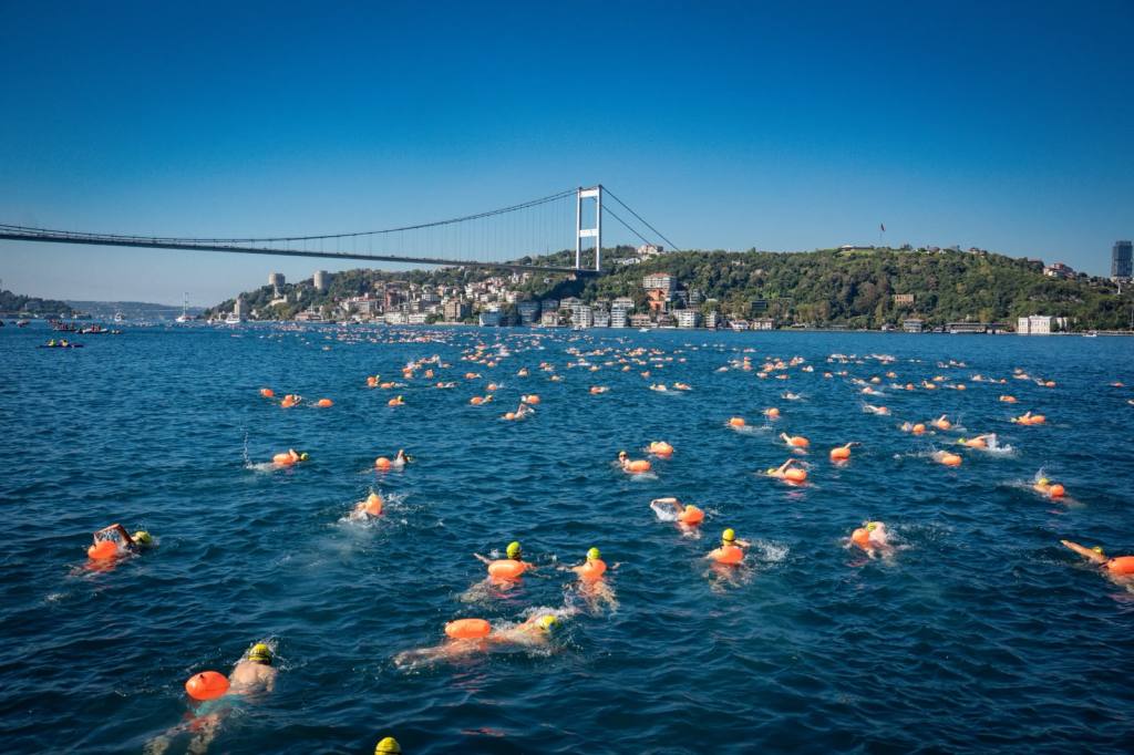 Boğaziçi’nde Büyük Buluşma: 2.500 Yüzücü Asya’dan Avrupa’ya Kulaç Attı!