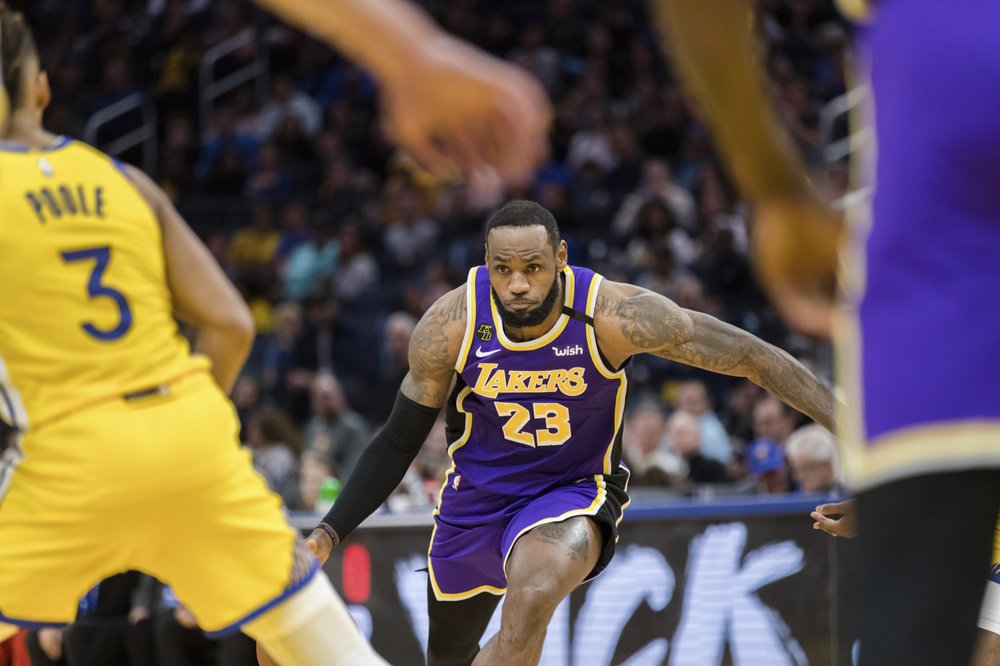 Davis, James power Lakers past Warriors Inquirer Sports