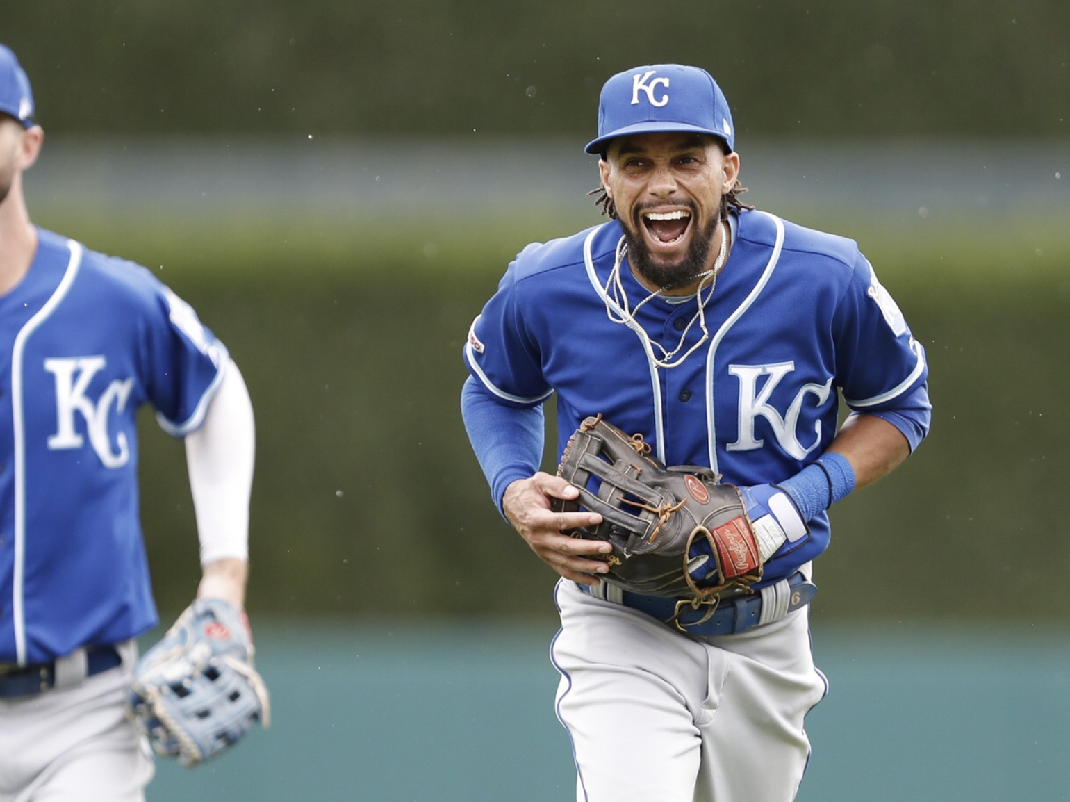 Braves claim veteran OF Billy Hamilton off waivers