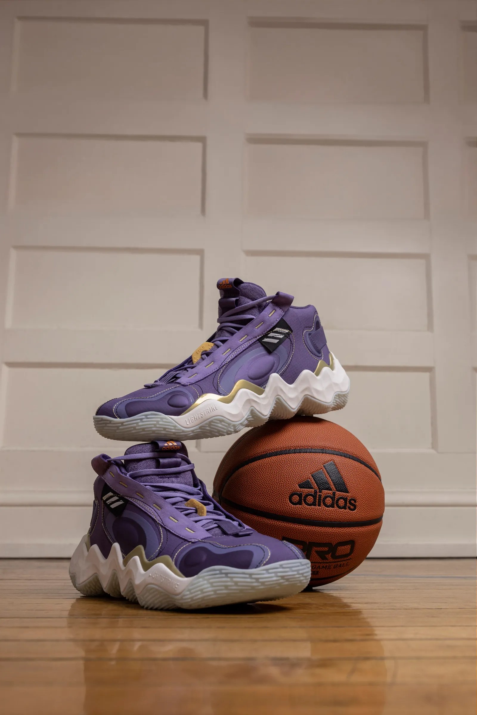 The problem of women basketball players wearing men’s basketball shoes