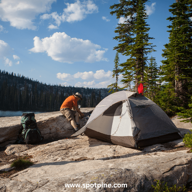 Difference between Hiking And Camping?