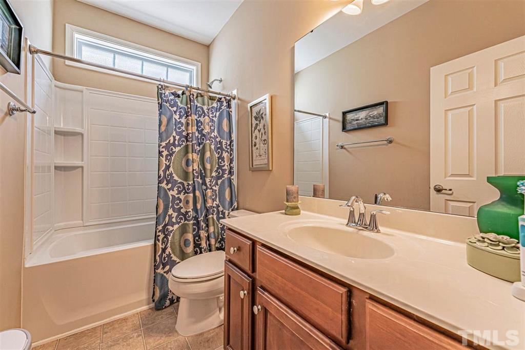 Scots Laurel Spotted Design