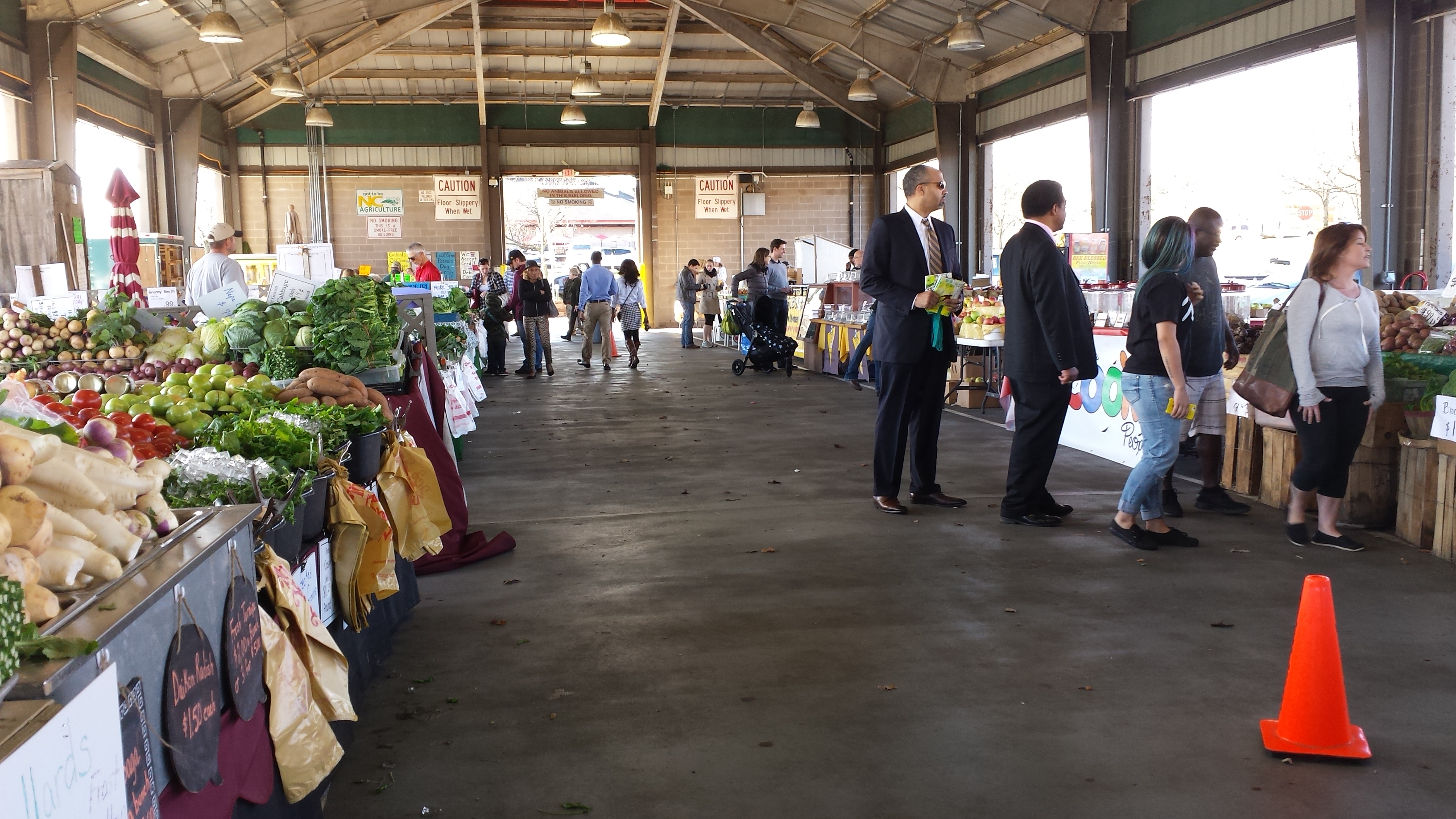 An Afternoon Adventure to Raleigh's Farmers Market Sprangled