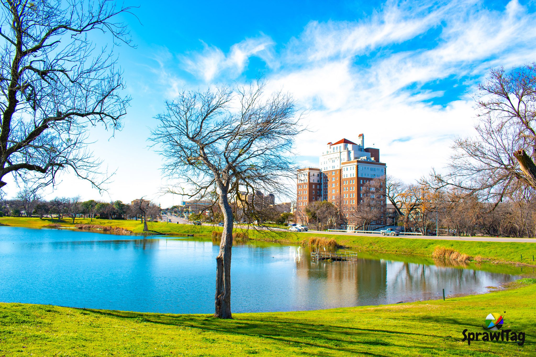 Lake Cliff Park in Dallas Texas. ⋆