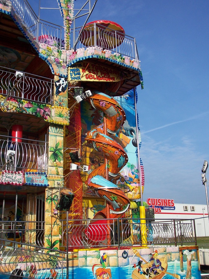 Fun House with 4 floors Fun house Spring amusements
