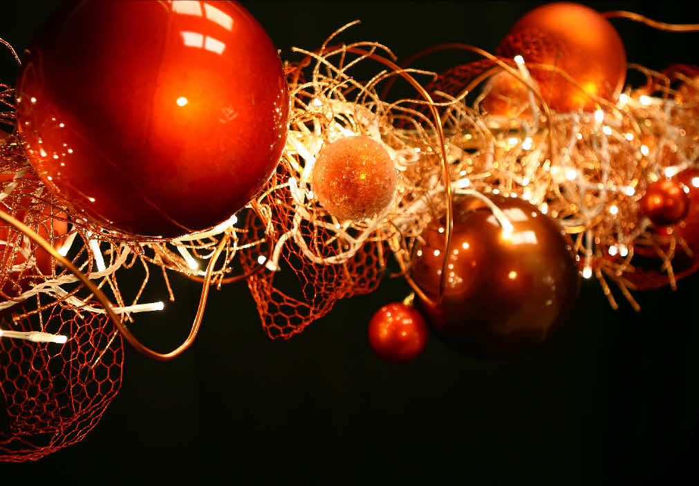 Christmas Ready Dressed, Decorated Christmas Tree, Christmas Decorations