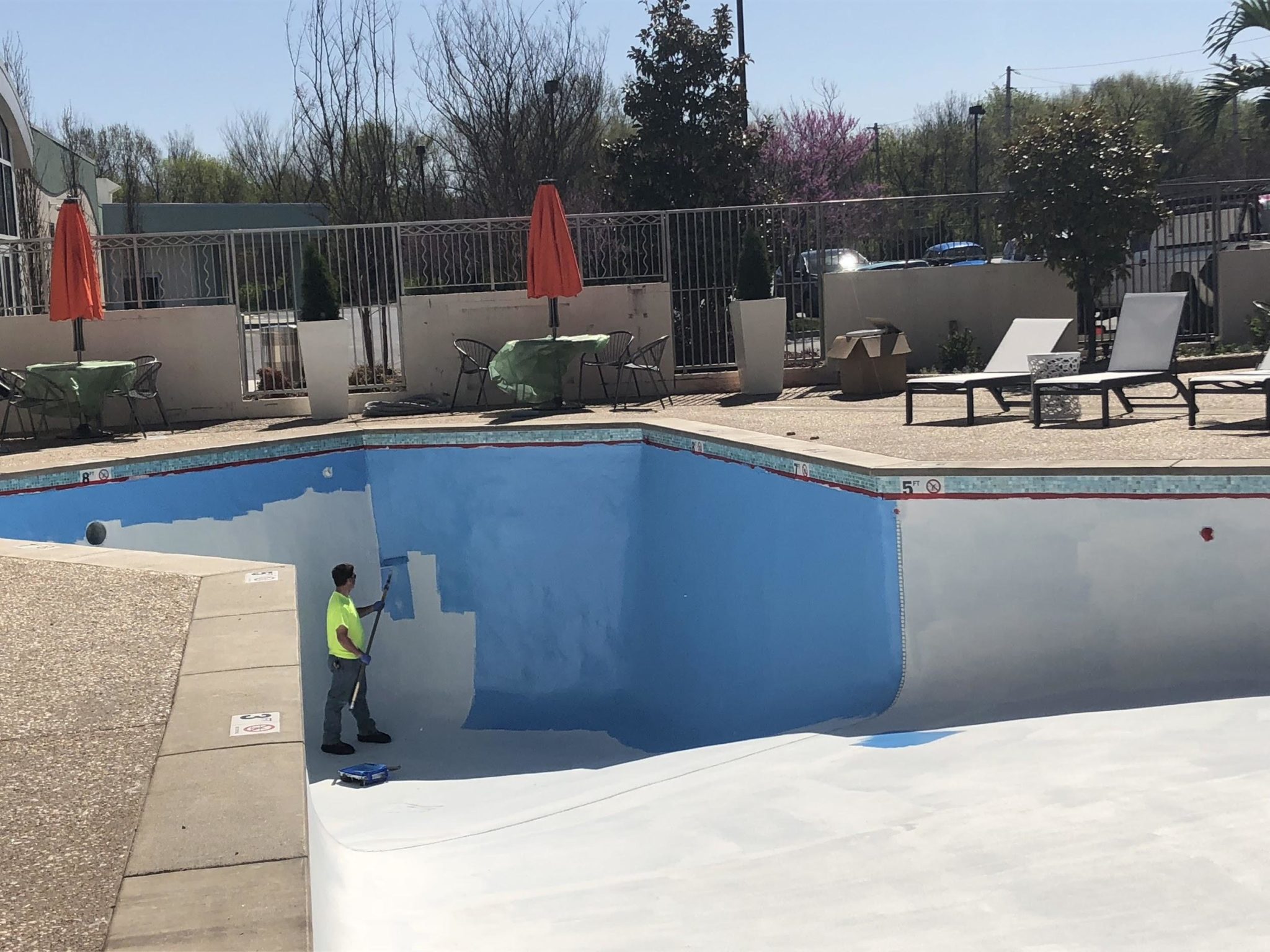 Painting the Pool Oasis Hotel & Convention Center
