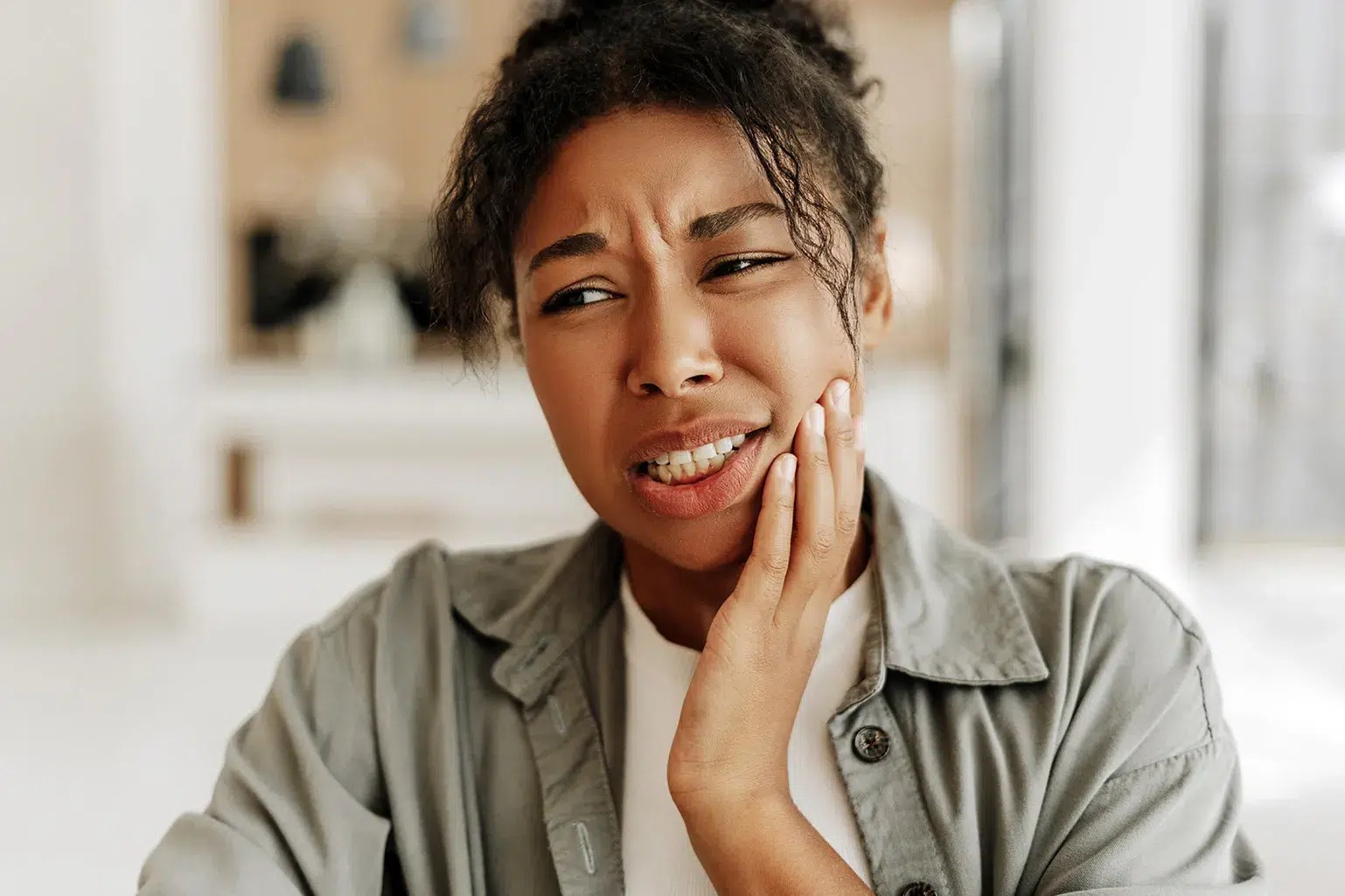 Dealing With a Cracked Tooth and What To Do