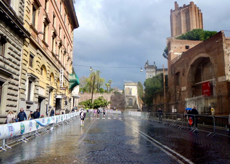 Julskallendern, lucka 24 Rom Marathon, Italien Spring Löpning För Alla