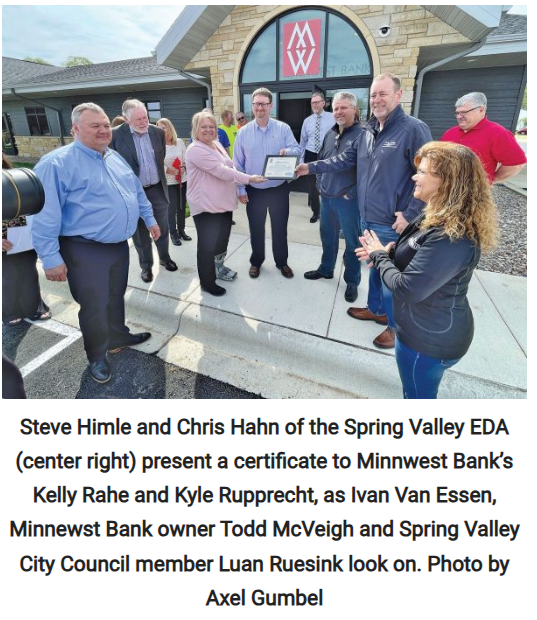 Minnwest Bank deepens roots in Spring Valley, opens combined facility