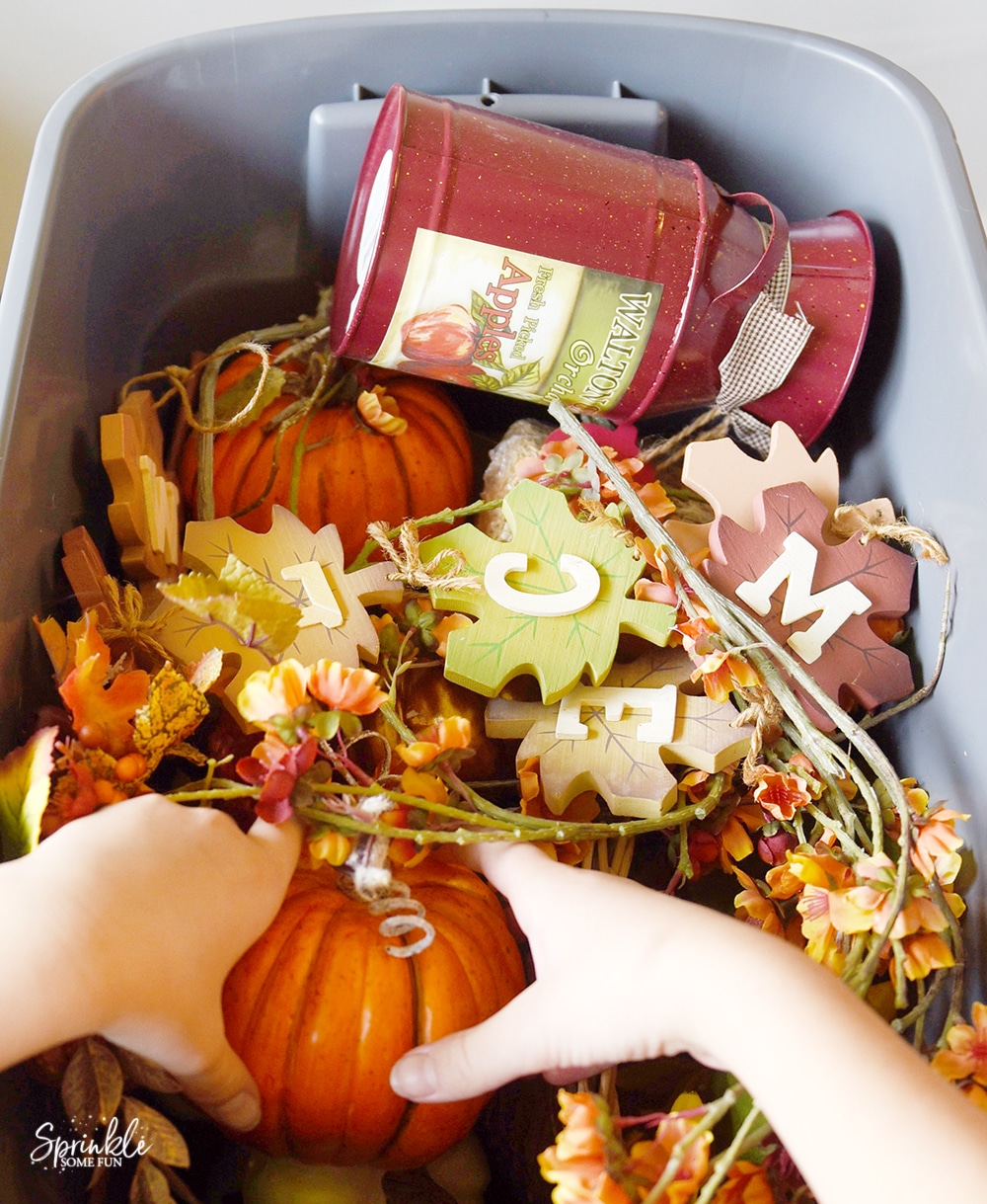 How to Organize and Keep Track of Seasonal Decor ⋆ Sprinkle Some Fun