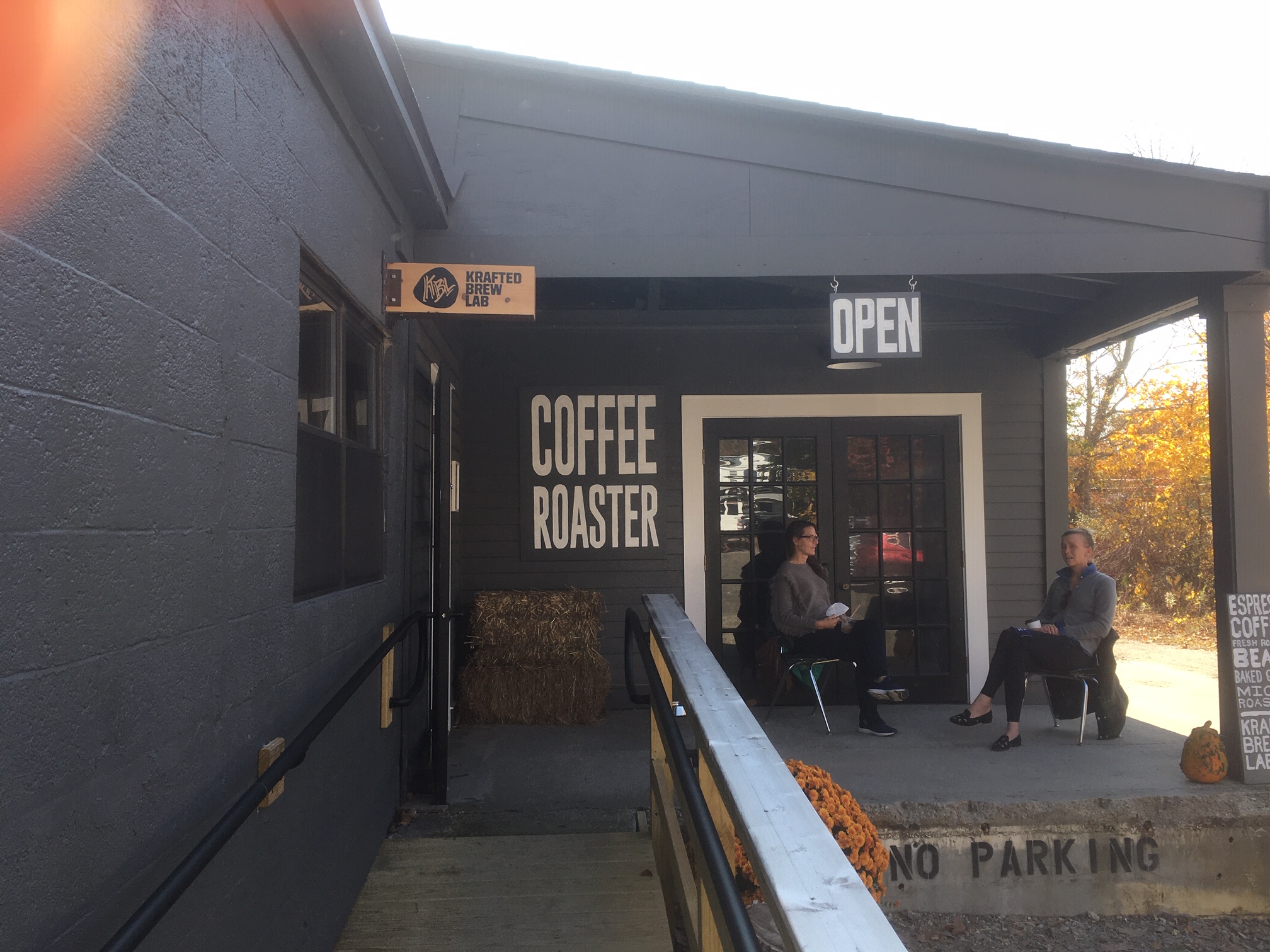 Laboratório de cerveja artesanal em Bantam, CT Cafe Lier