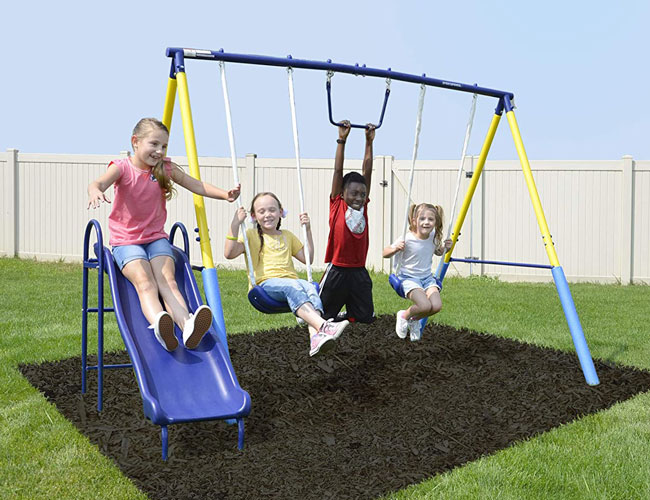 The 10 Best Backyard Swing Sets to Bring the Jungle Gym Home SPY