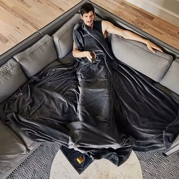 Review The Big Blanket Co. Original Stretch Blanket Is BIG