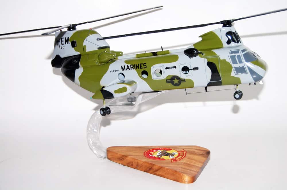 HMM261 Raging Bulls CH46 (4851) Model Squadron