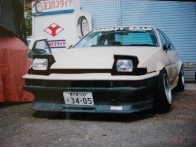  90s STYLE Know Your Roots.