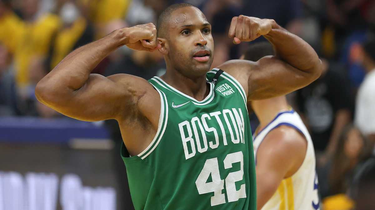 Al Horford continúa dejando huellas en la historia de los playoffs de(04)