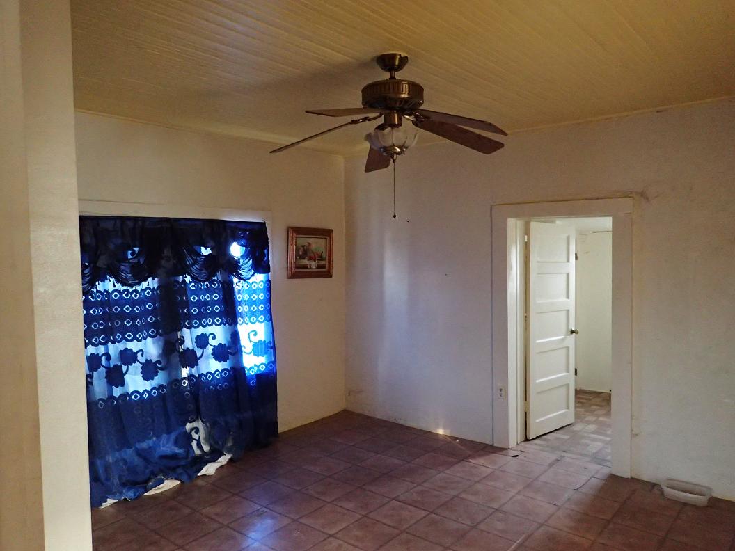 121 Avenue B, Sanderson, Texas