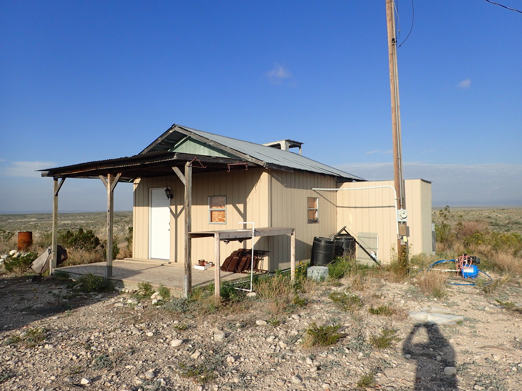 173.22 acres with cabin, south of Sanderson