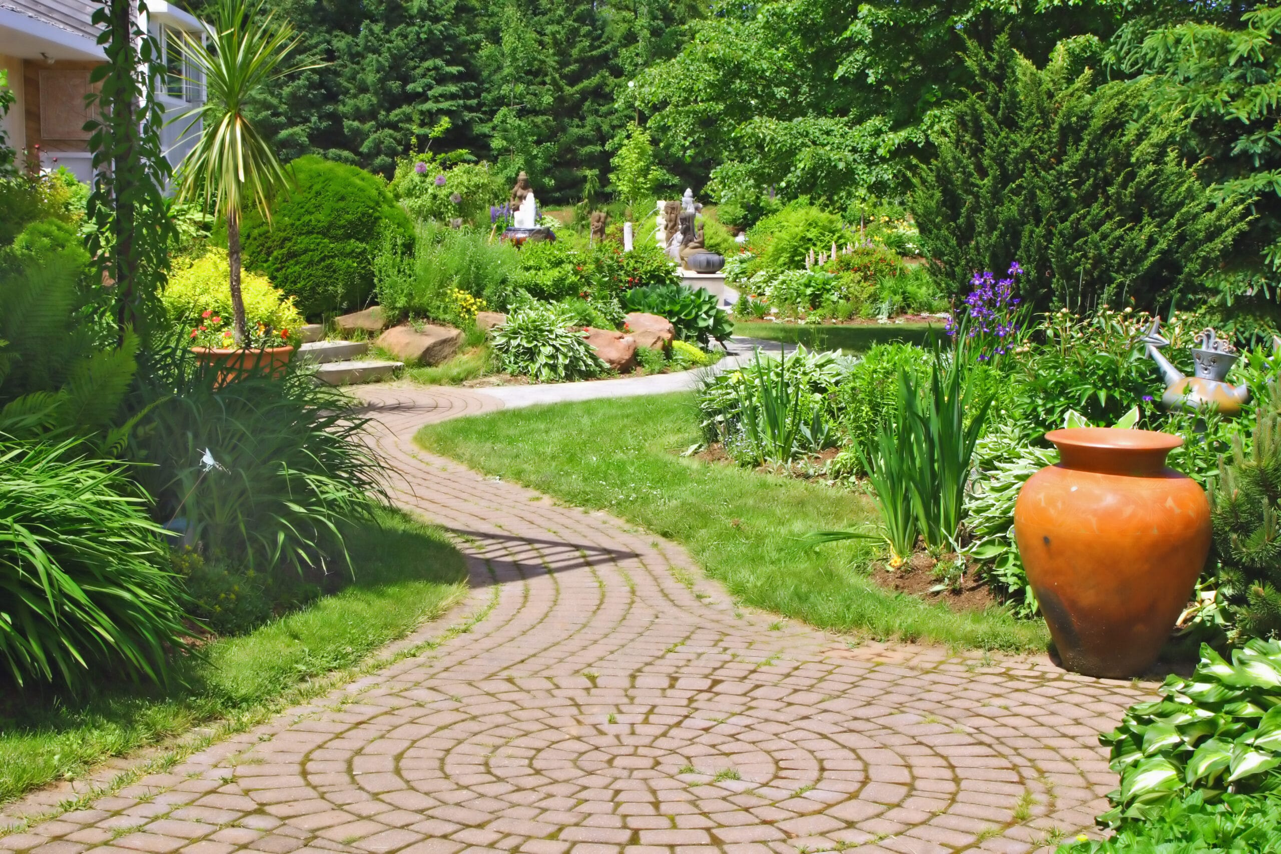 3 Tips on Choosing the Best Landscaper SRS Construction