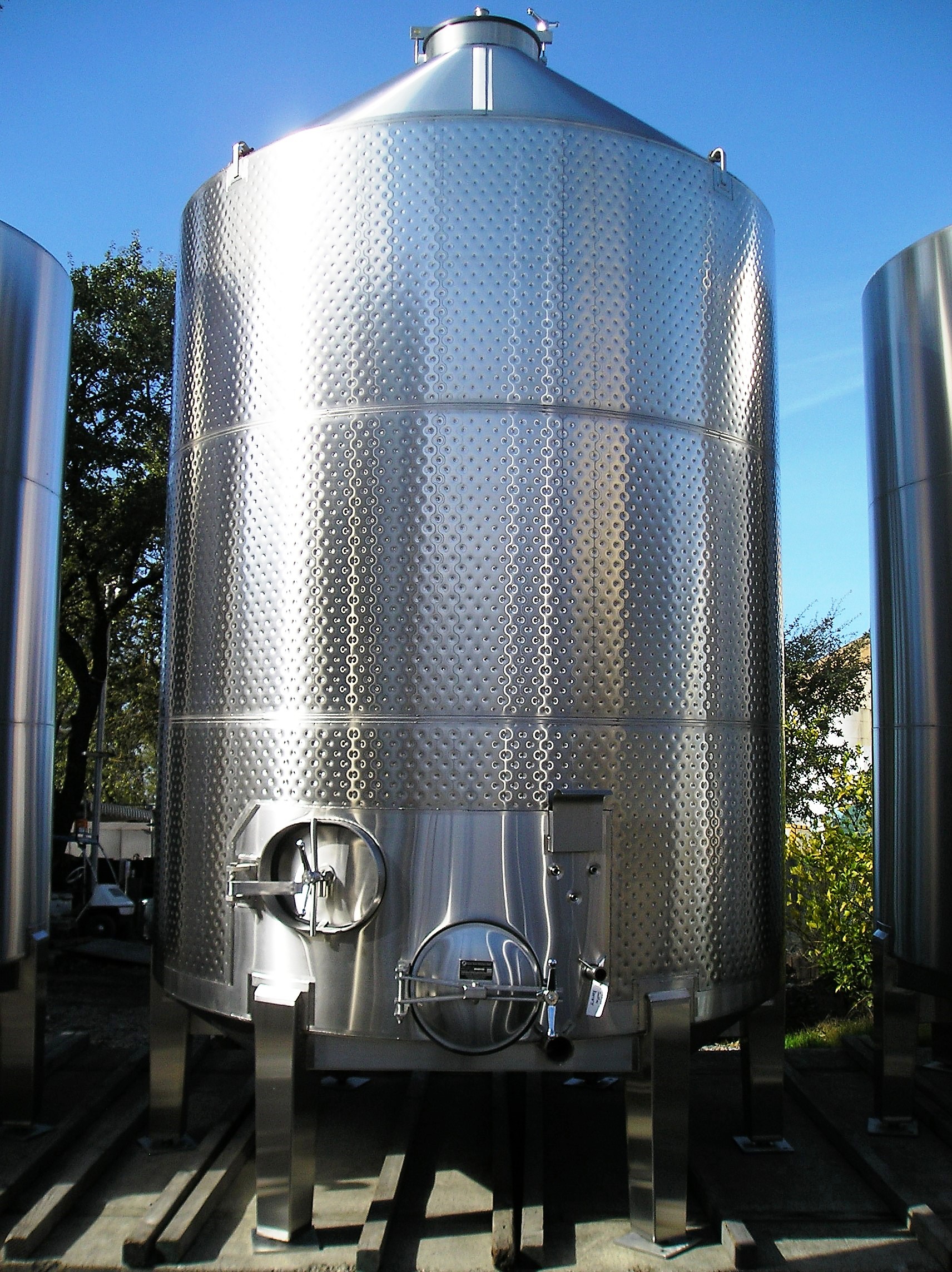 CUSTOM WINE TANKS Santa Rosa Stainless Steel