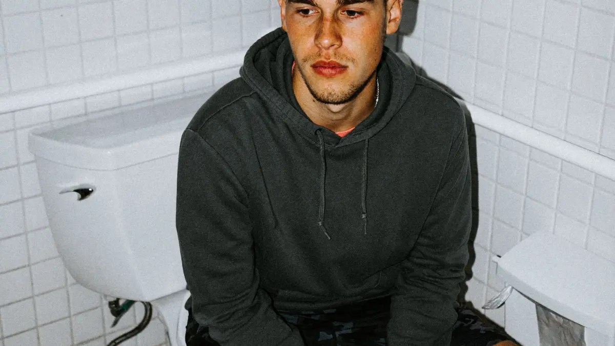 The Truth About the Toilet Seat Debate SSEDITORIAL MAGAZINE