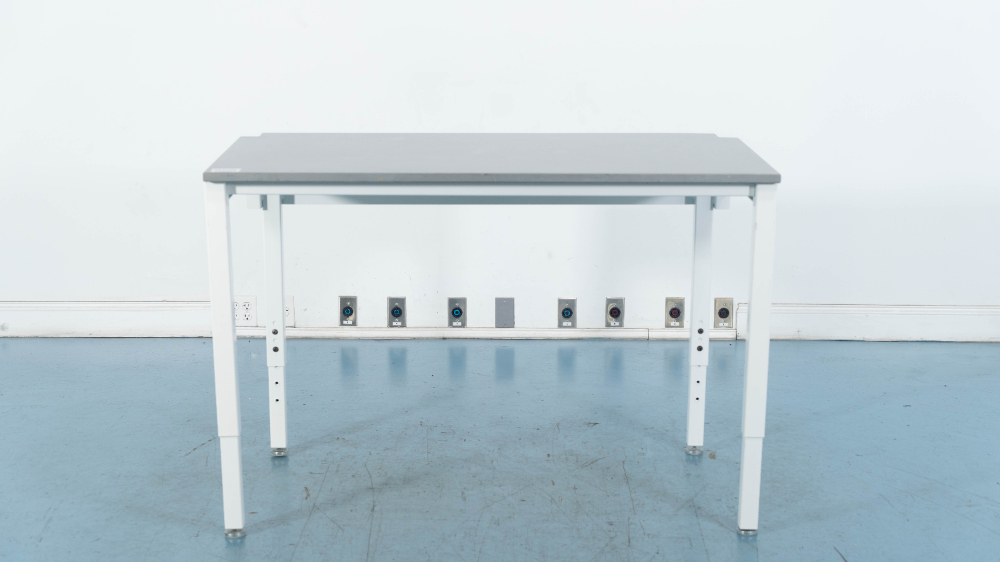 4.5' Stationary Lab Table Surplus Solutions