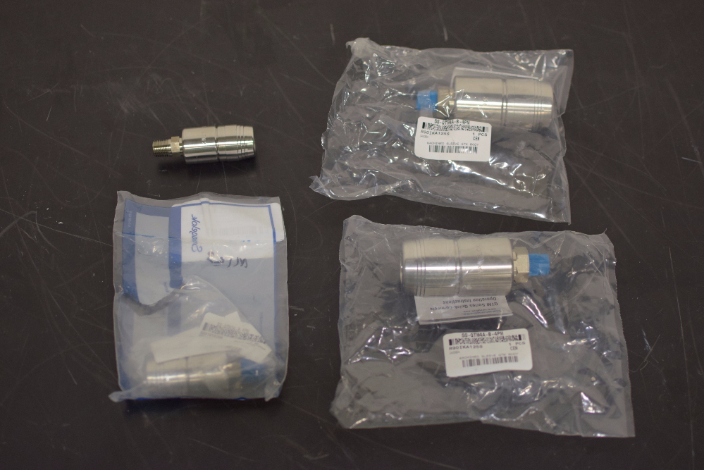 Lot fo (4) Swagelok QTM Series QuickConnect Fittings Surplus Solutions