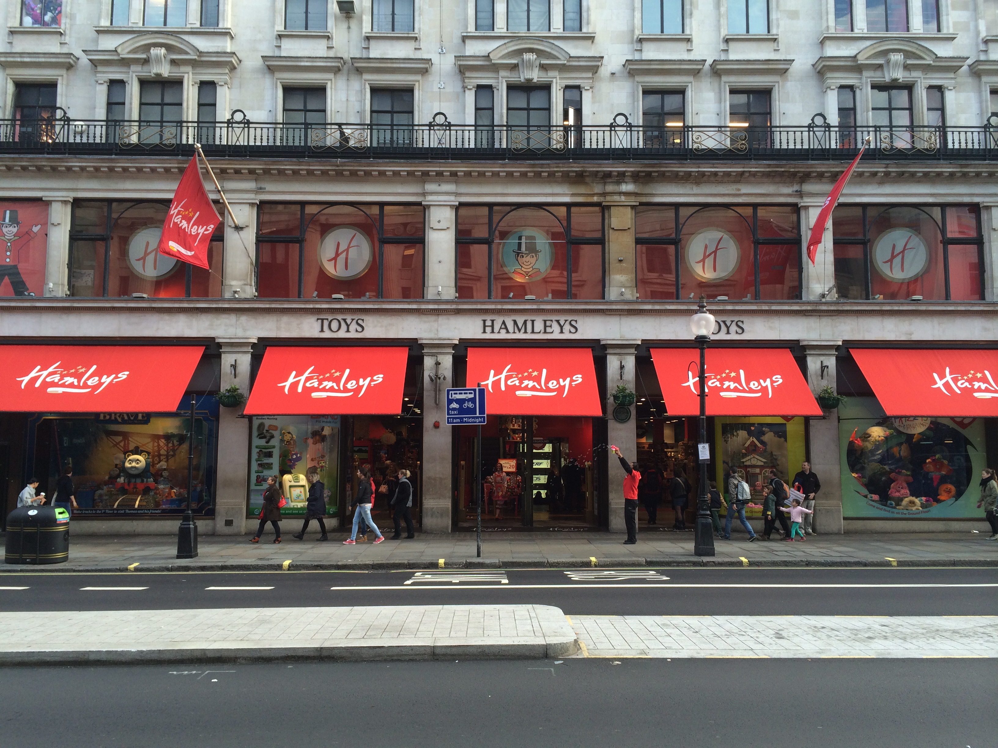 Hamleys London bus toys now selling with Zoopla branding Zoopla