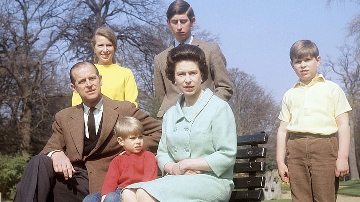 Agency News Royal Family Documentary Banned by Queen Elizabeth 50