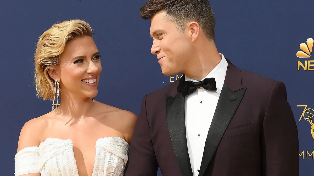 Agency News Here’s How Scarlett Johansson Makes Her SNL Star Husband