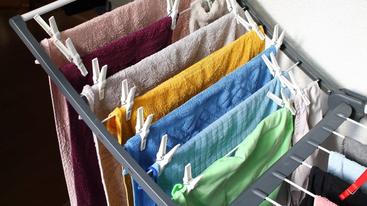 Lifestyle News Easy Ways To Dry Clothes in the Monsoon Season 🛍️