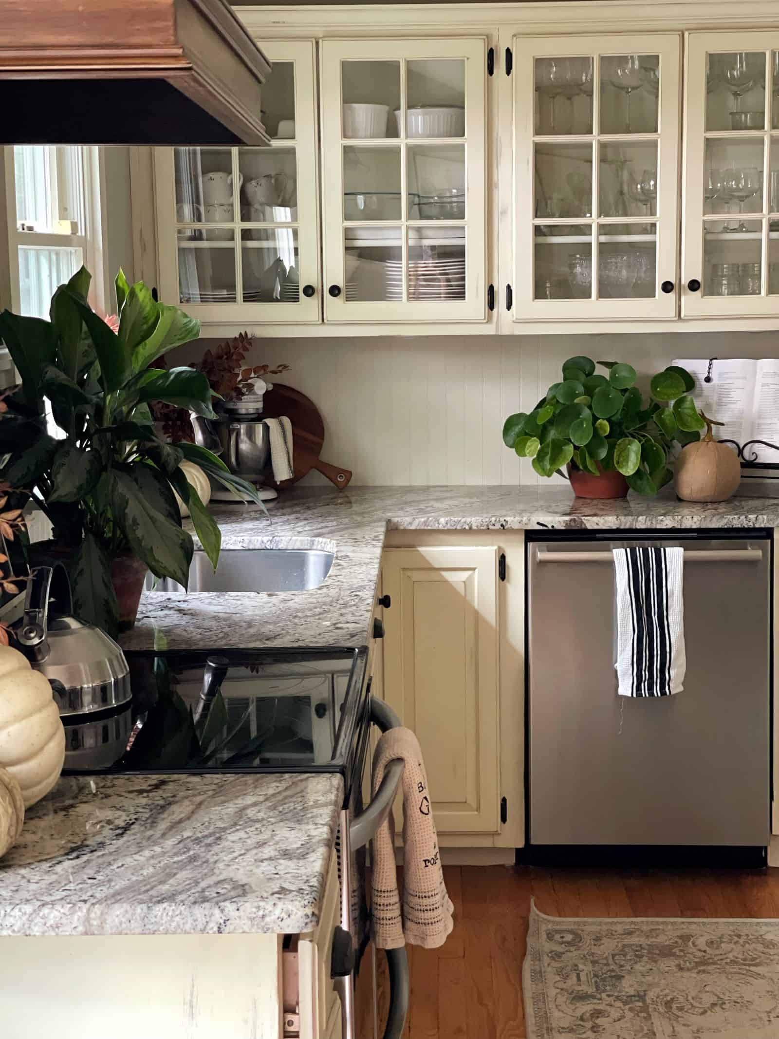 Cream Chalk Paint Kitchen Things In The Kitchen
