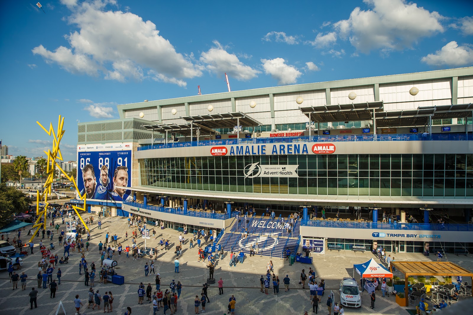 Amalie Arena Parking Tips in Tampa, Florida [FREE 2024 Guide]