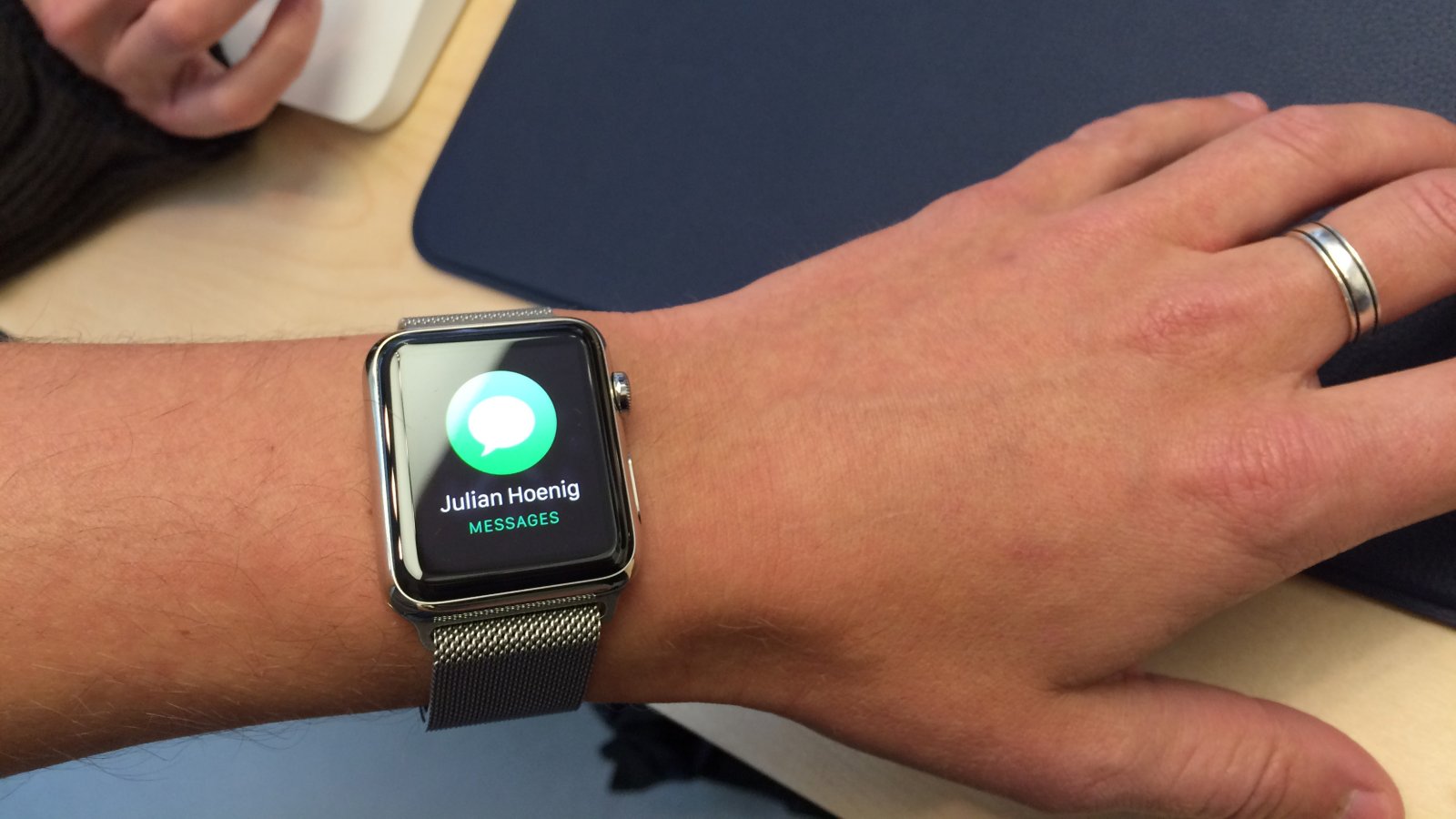 Apple Watch mit Sensoren zur Messung des Blutzuckerwertes Futurezone