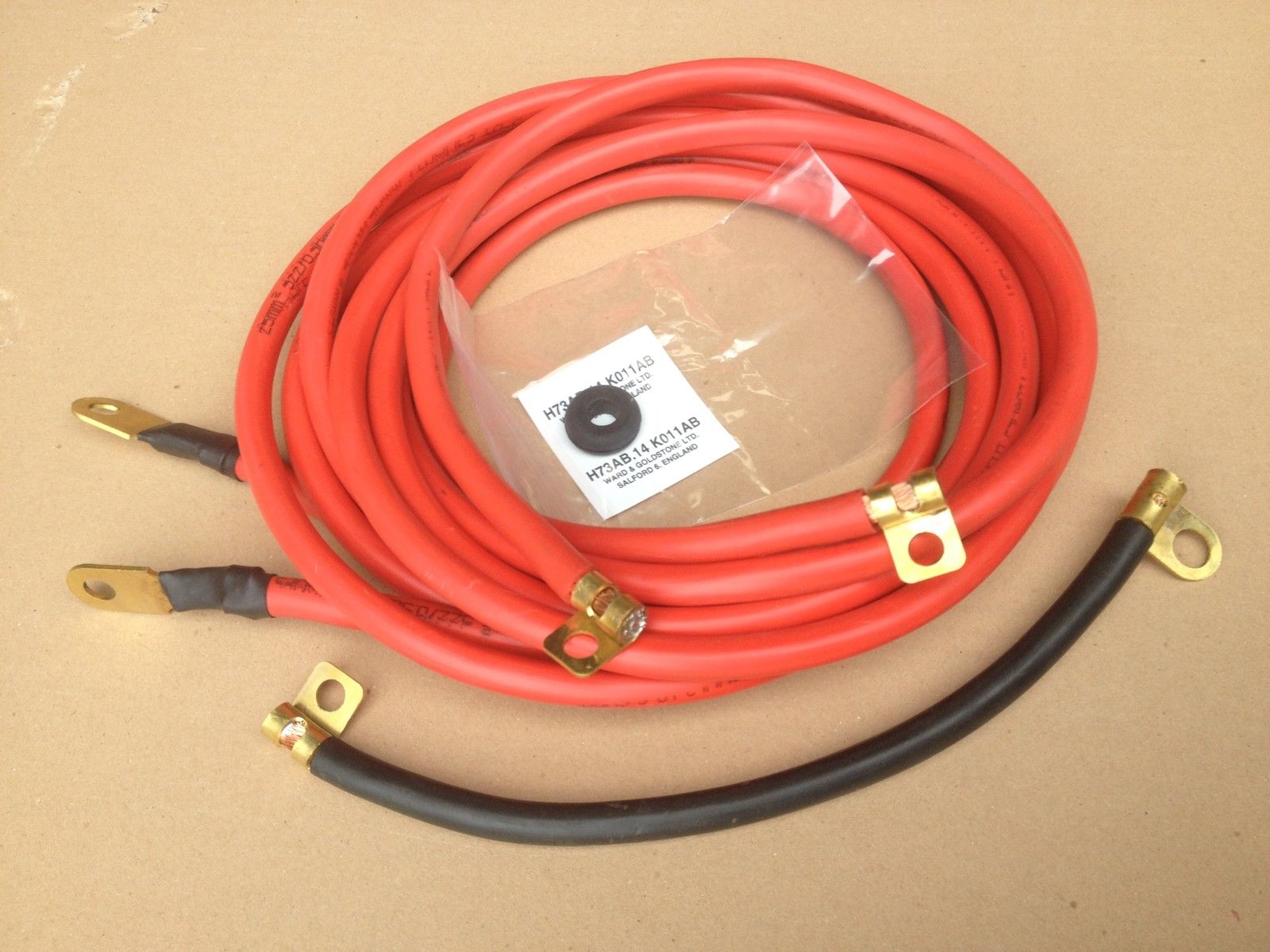 Red battery cables (battery in the boot)