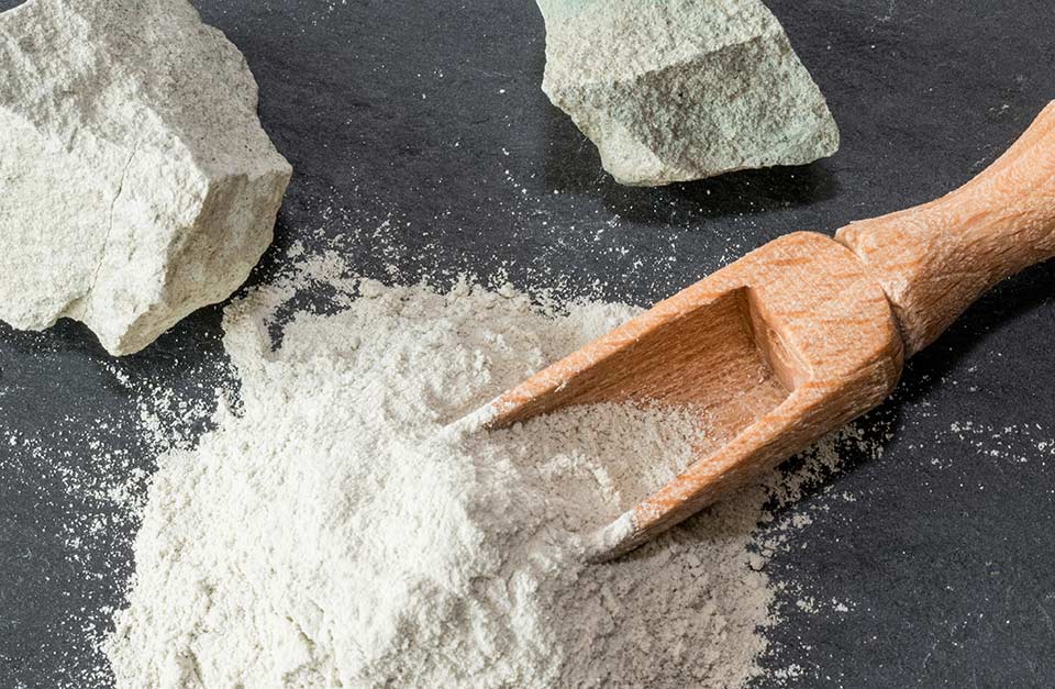 What Is Sweet PDZ? Coop OdorNeutralizing Zeolite Chicken Bedding