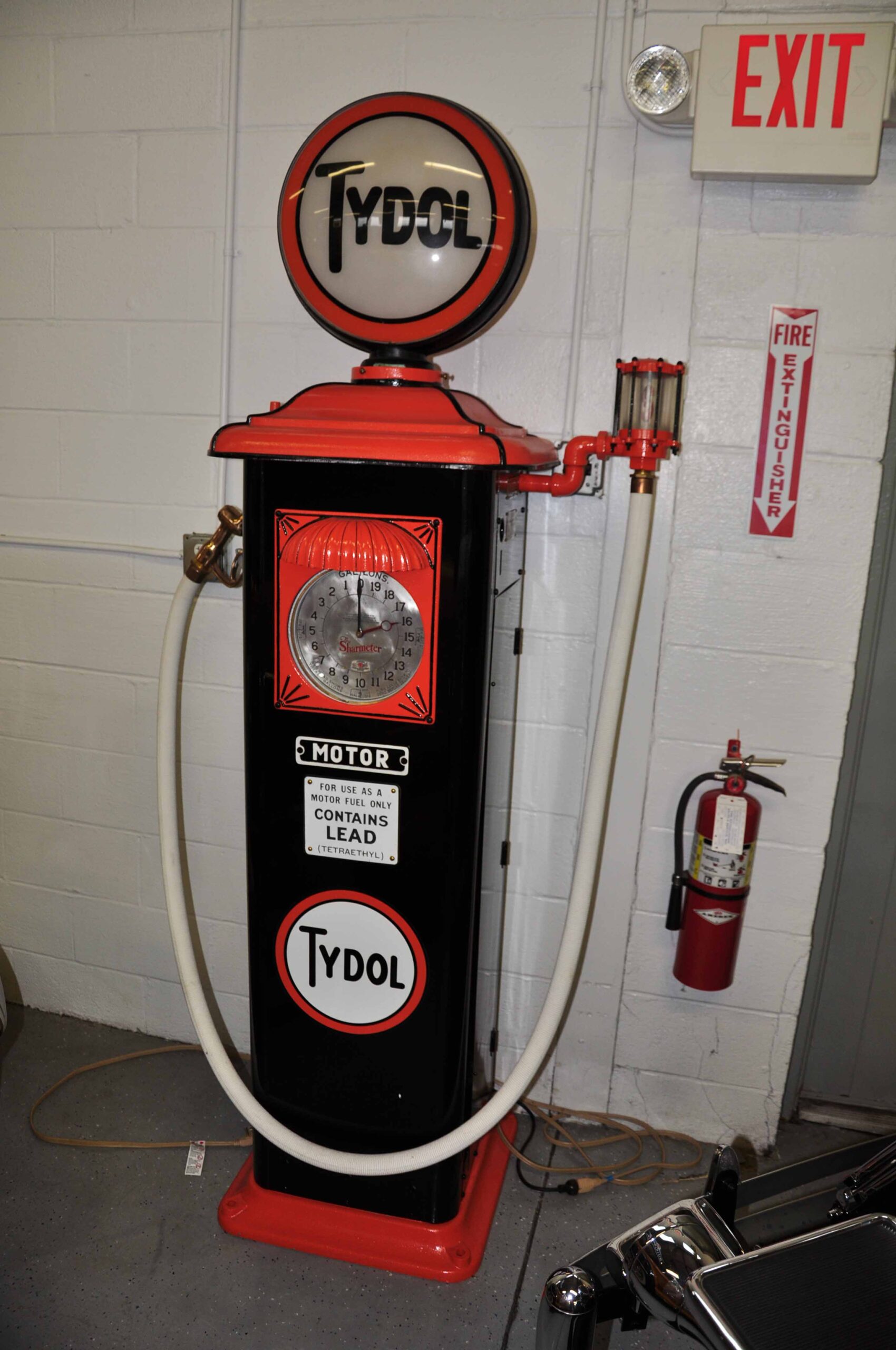 Gas Pumps, Signs & Memorabilia Stahls Automotive Collection